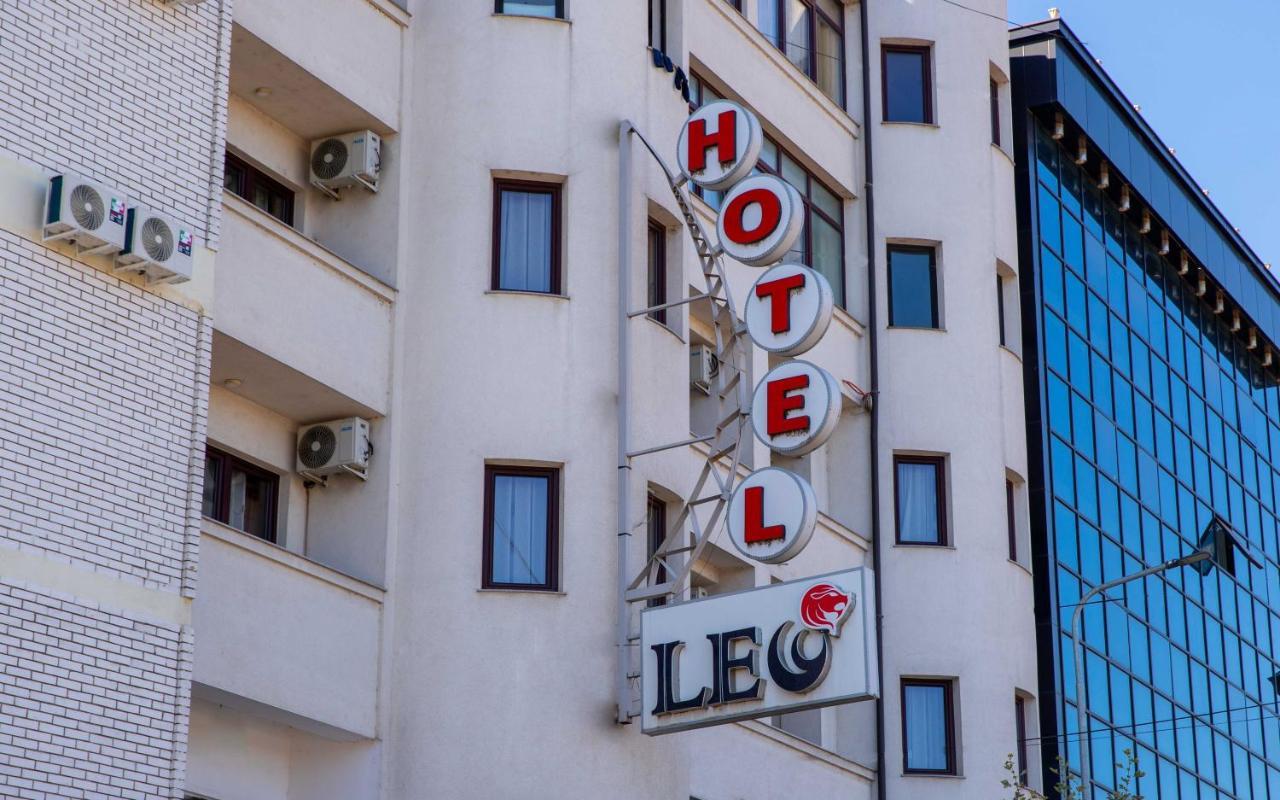 Hotel Leo เปเย ภายนอก รูปภาพ